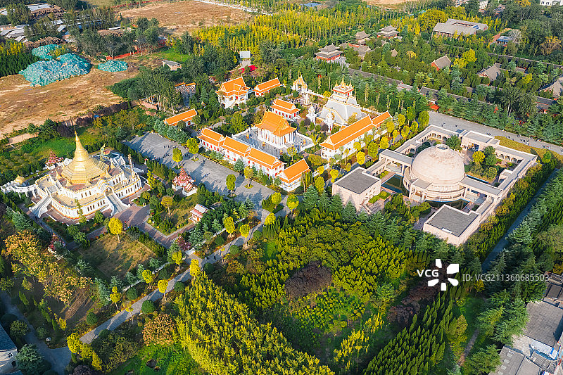 河南洛阳洛龙区白马寺景区印度缅甸泰国佛殿夏季户外风光航拍视角图片素材
