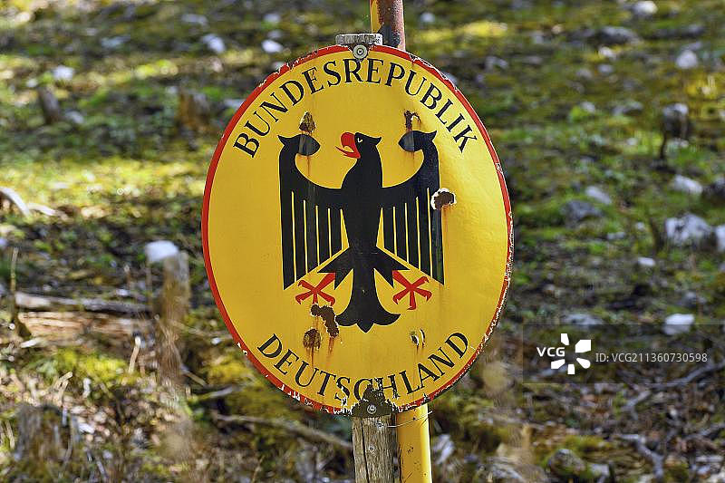 德国巴伐利亚州拜里施采尔Grundalm的旧国界标志图片素材