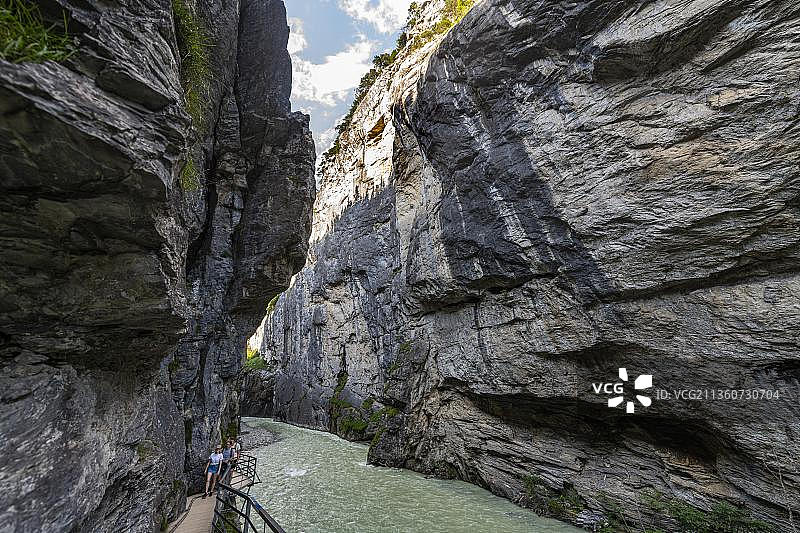 瑞士伯尔尼高地梅林根的阿勒河峡谷风光图片素材