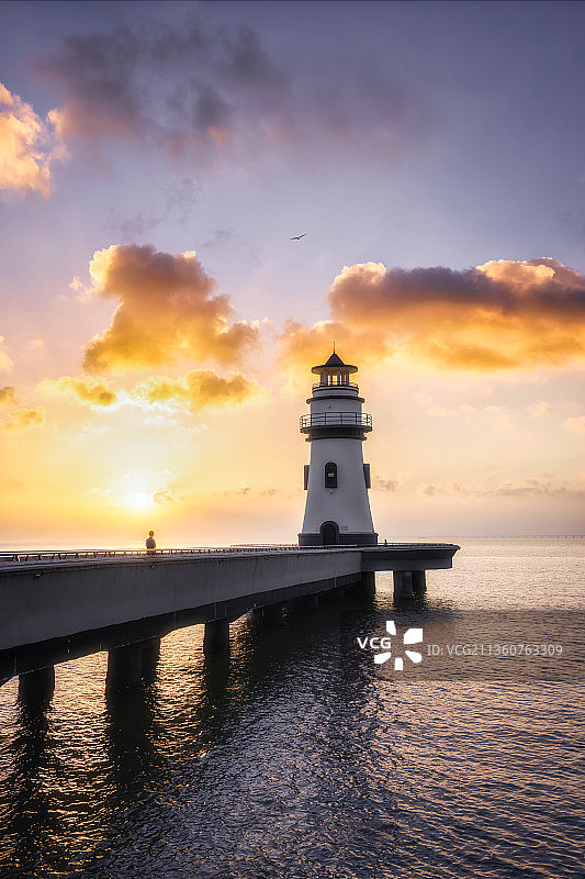 珠海爱情邮局灯塔晨曦日出图片素材