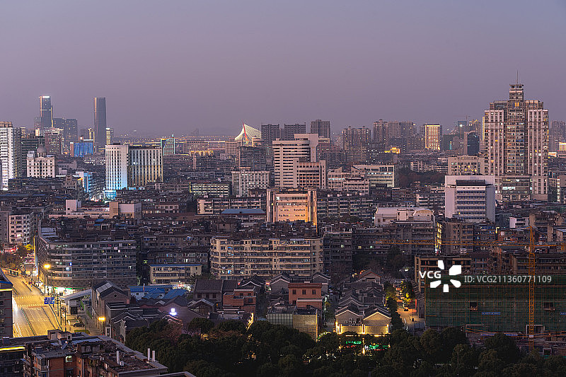 南昌城市夜景，红谷滩，英雄大桥，老福山立交，南昌之星摩天轮图片素材