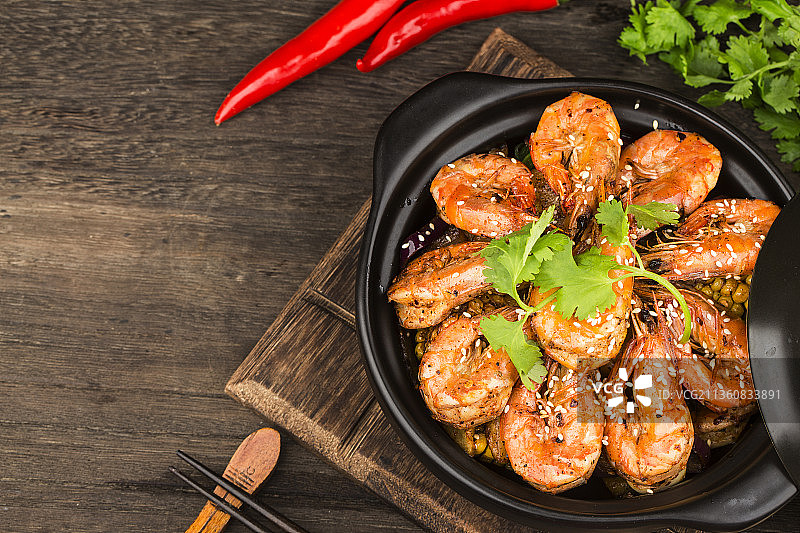 传统美食-麻辣干锅虾图片素材