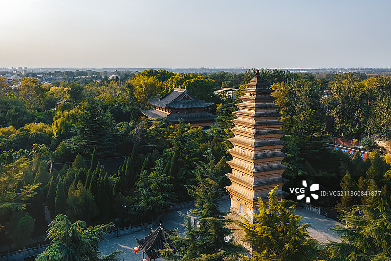 河南洛阳洛龙区白马寺景区齐云塔夏季户外风光航拍视角图片素材