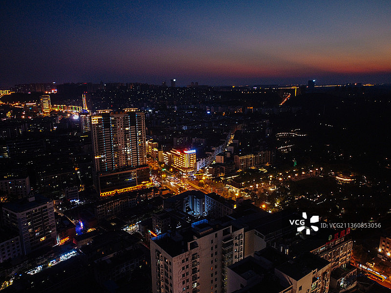 荆门 东宝区 中天街 东方百货 长宁大道 金凯大厦  实验小图片素材
