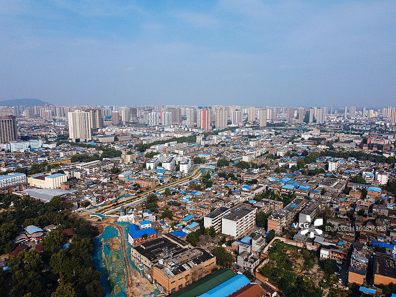 南阳 宛城区 人民路 人民公园 新田360广场 世纪百货图片素材