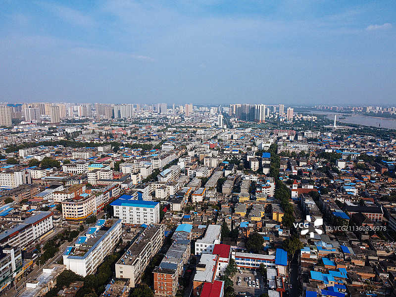 南阳 宛城区 人民路 人民公园 新田360广场 世纪百货图片素材