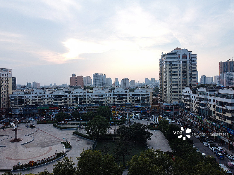 南阳 宛城区 中心广场 府衙博物馆 人民路 人民公园 世纪百图片素材