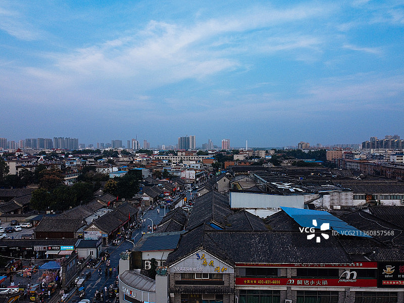 南阳 宛城区 中心广场 府衙博物馆 人民路 人民公园 世纪百图片素材