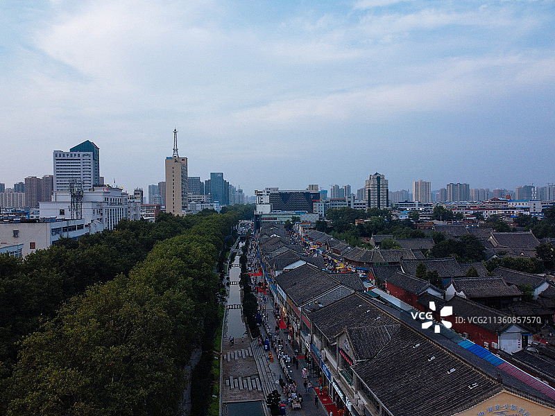 南阳 宛城区 中心广场 府衙博物馆 人民路 人民公园 世纪百图片素材