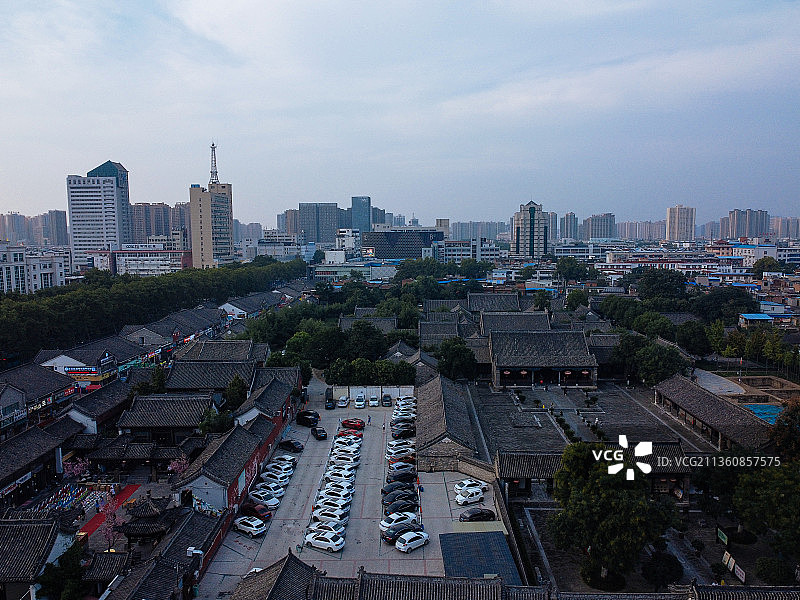 南阳 宛城区 中心广场 府衙博物馆 人民路 人民公园 世纪百图片素材