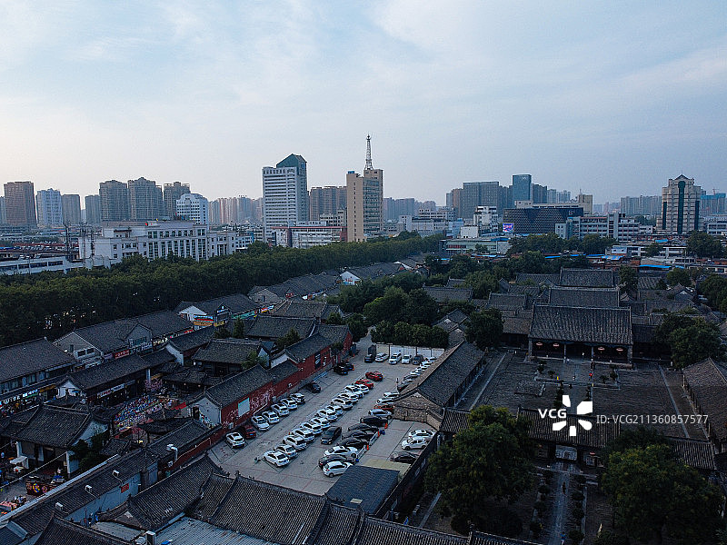 南阳 宛城区 中心广场 府衙博物馆 人民路 人民公园 世纪百图片素材