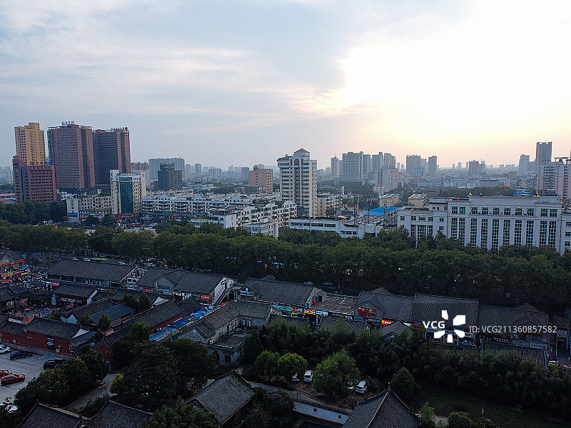 南阳 宛城区 中心广场 府衙博物馆 人民路 人民公园 世纪百图片素材