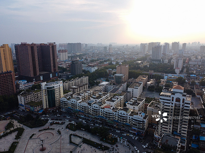 南阳 宛城区 中心广场 府衙博物馆 人民路 人民公园 世纪百图片素材