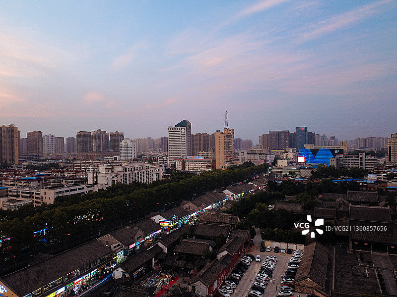 南阳 宛城区 中心广场 府衙博物馆 人民路 人民公园 世纪百图片素材