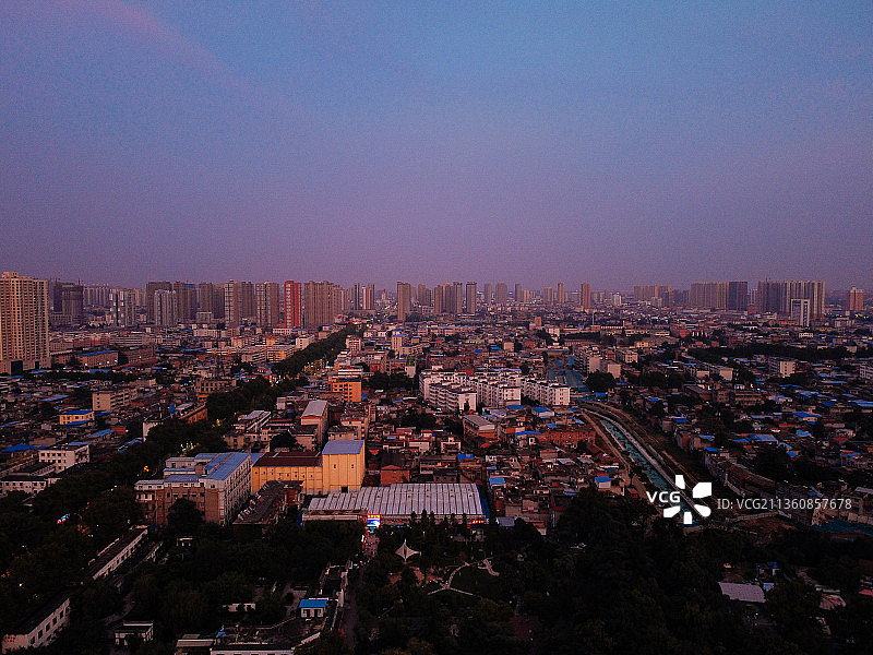南阳 宛城区 中心广场 府衙博物馆 人民路 人民公园 世纪百图片素材