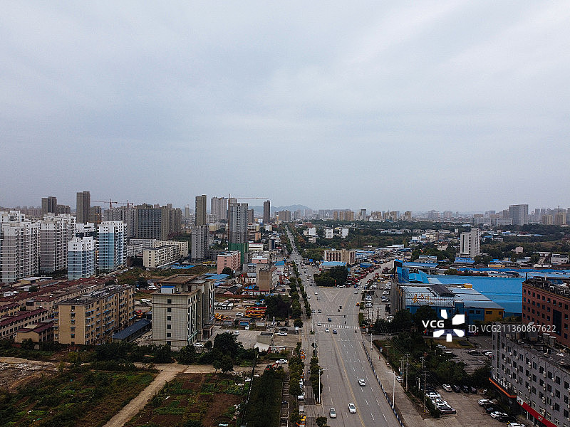 信阳市 平桥区 羊山公园 新二十四大街  信阳国际商城  居图片素材