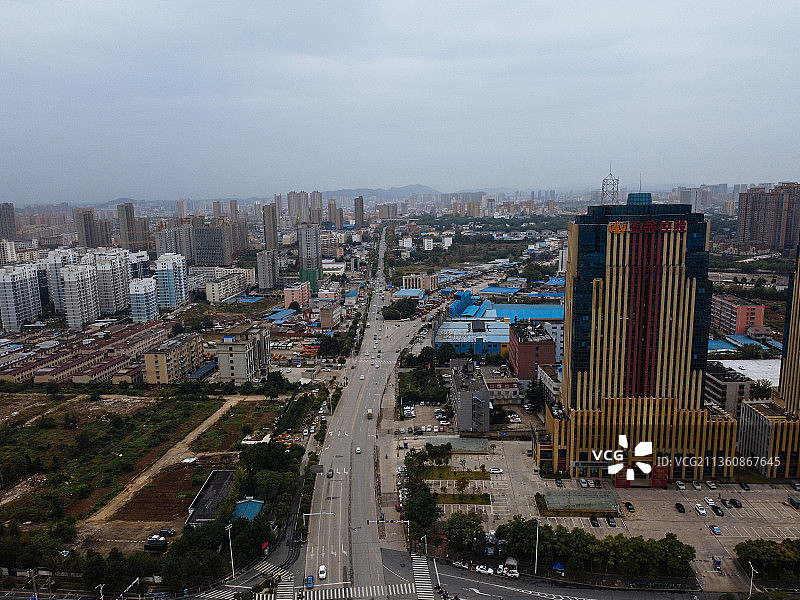 信阳市 平桥区 羊山公园 新二十四大街  信阳国际商城  居图片素材