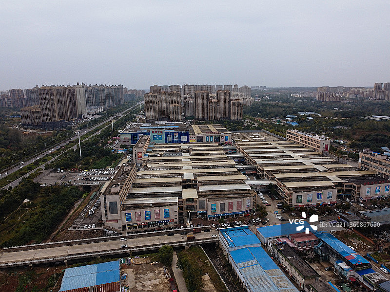 信阳市 平桥区 羊山公园 新二十四大街  信阳国际商城  居图片素材