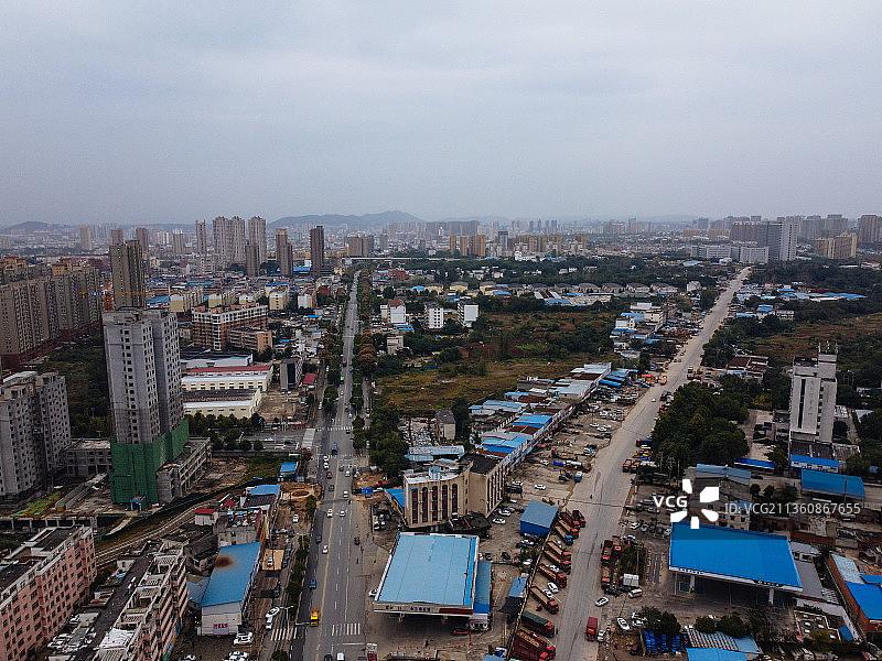 信阳市 平桥区 羊山公园 新二十四大街  信阳国际商城  居图片素材