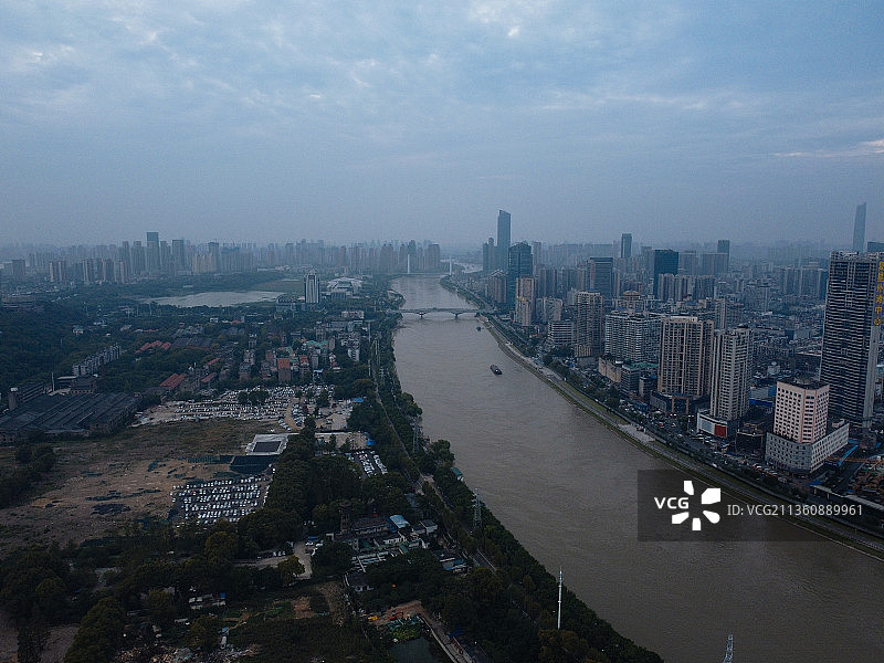 武汉 武昌区 汉阳区 晴川大道  武汉长江大桥 黄鹤楼 晴川图片素材