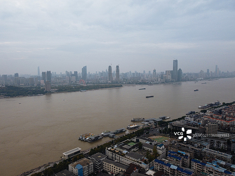 武汉 武昌区 汉阳区 晴川大道  武汉长江大桥 黄鹤楼 晴川图片素材