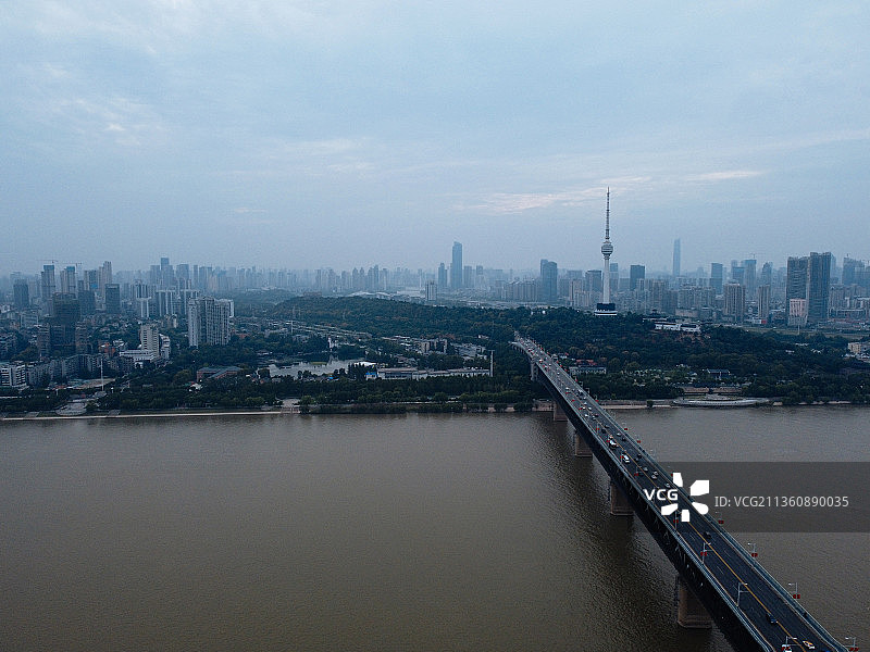 武汉 武昌区 汉阳区 晴川大道  武汉长江大桥 黄鹤楼 晴川图片素材