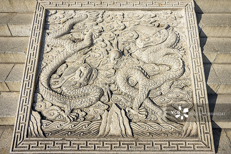 南京夫子庙古代二龙戏珠浮雕图片素材
