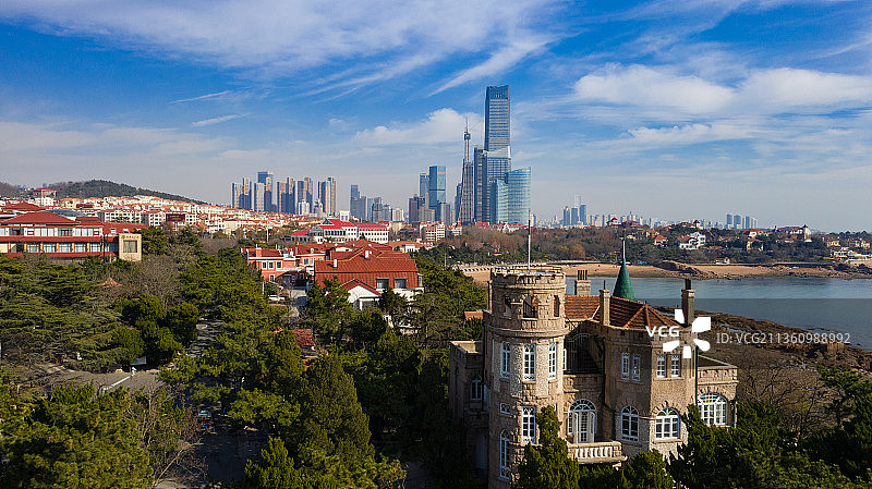 青岛老城区风光八大关花石楼图片素材