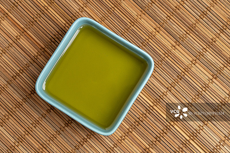 厨房必备食用油花生油图片素材