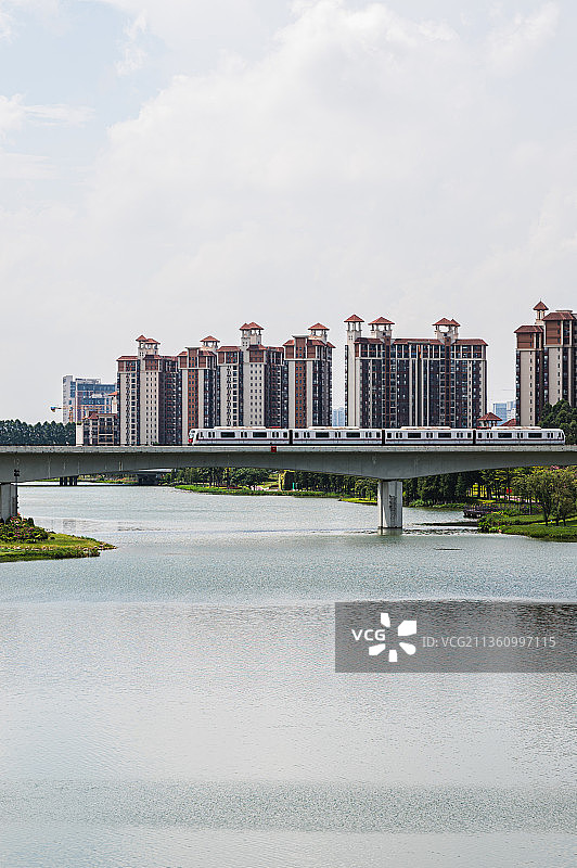 广东广州南沙建筑风光图片，城市天际线，景色，天空，海水，配图图片素材