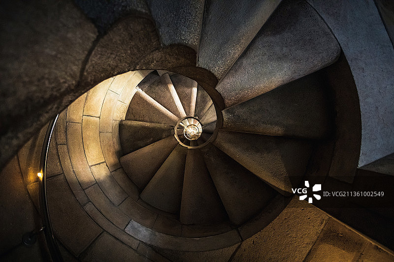 西班牙巴塞罗那圣家堂塔楼旋梯图片素材