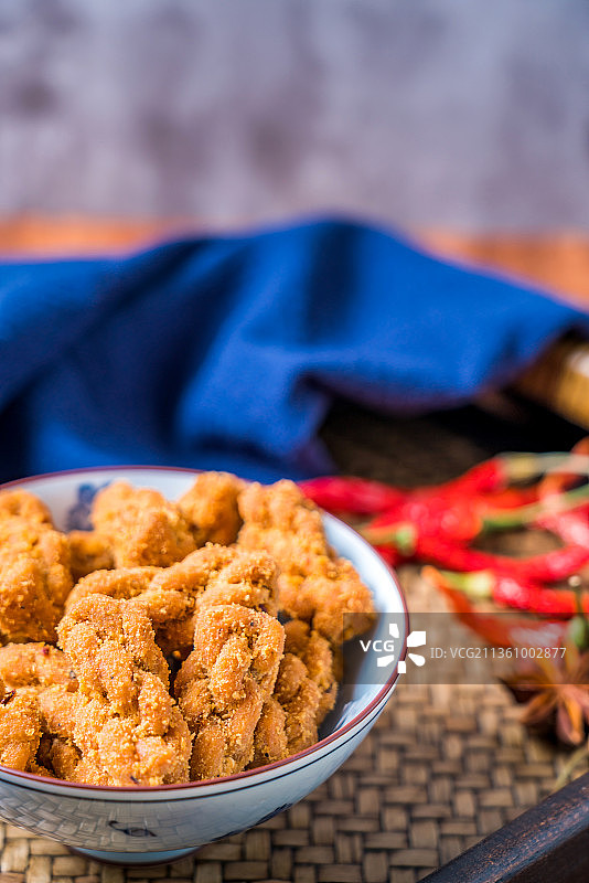 中国重庆小吃瓷器口麻花陈麻花麻辣麻花图片素材