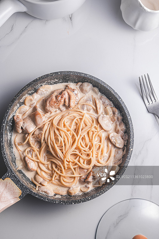 奶油鸡肉意大利面图片素材