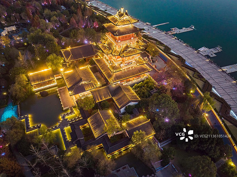 灯光璀璨应星楼图片素材