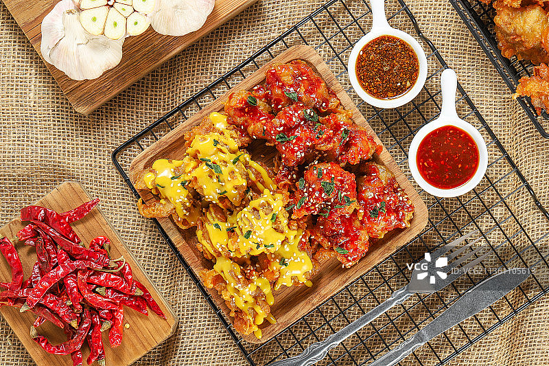 韩式炸鸡，韩式炸串，烤鸡，小吃，炸鸡，年糕图片素材