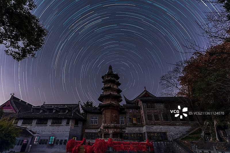南京栖霞山栖霞寺舍利塔星轨图片素材