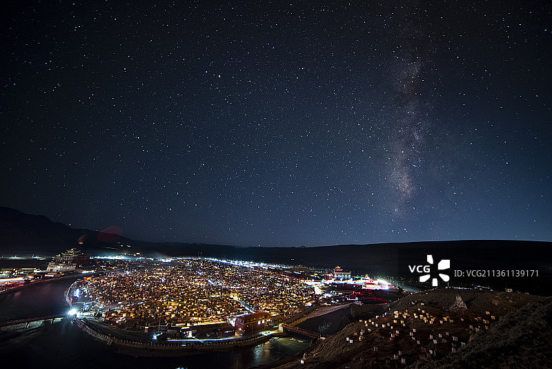 白玉亚青图片素材