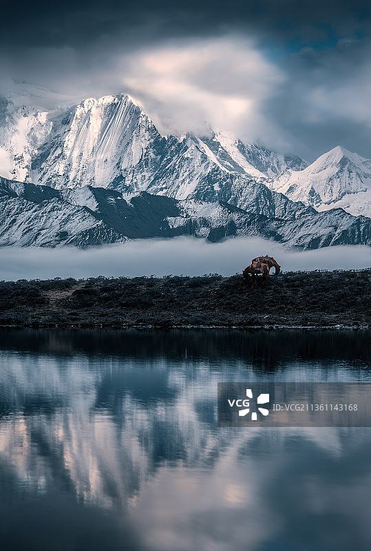 云间贡嘎图片素材