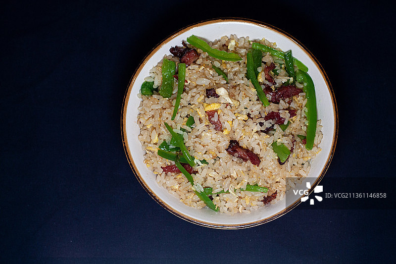 青椒牛肉鸡蛋炒饭图片素材