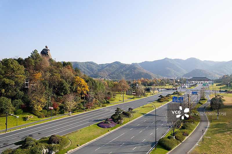 航拍临安市郊快速路图片素材