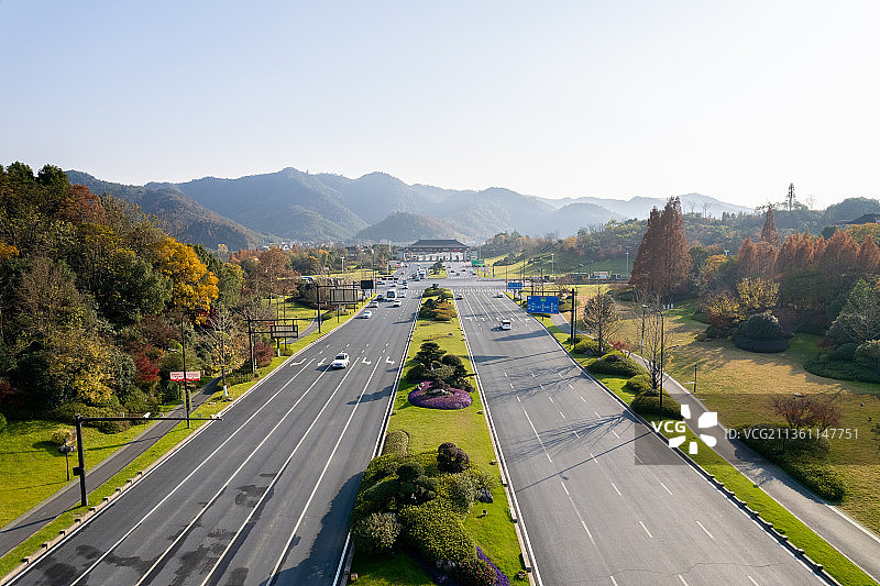 航拍临安市郊快速路图片素材