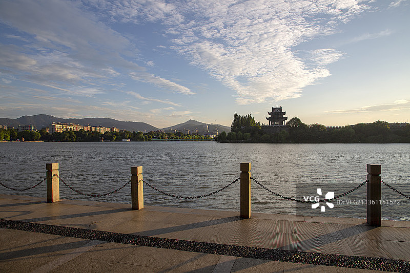 襄阳古城护城河环城公园城市滨江自然风光图片素材