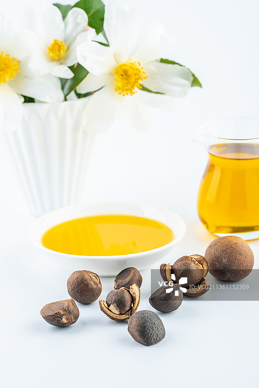 营养健康的茶籽油图片素材