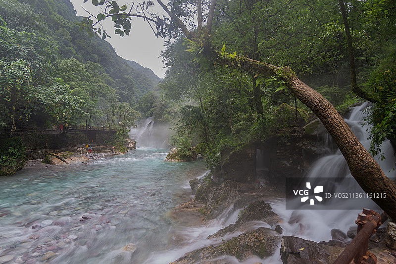 螺髻山温泉瀑布图片素材