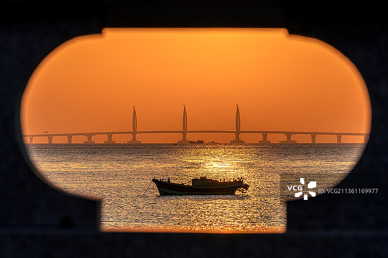 港珠澳大桥海豚塔日出图片素材