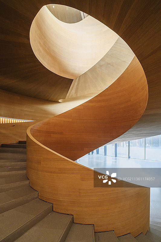 成都天府艺术公园旋转楼梯图片素材