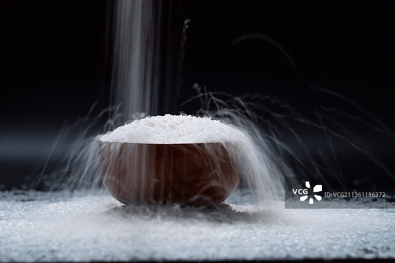 落下的大米长曝光图片素材