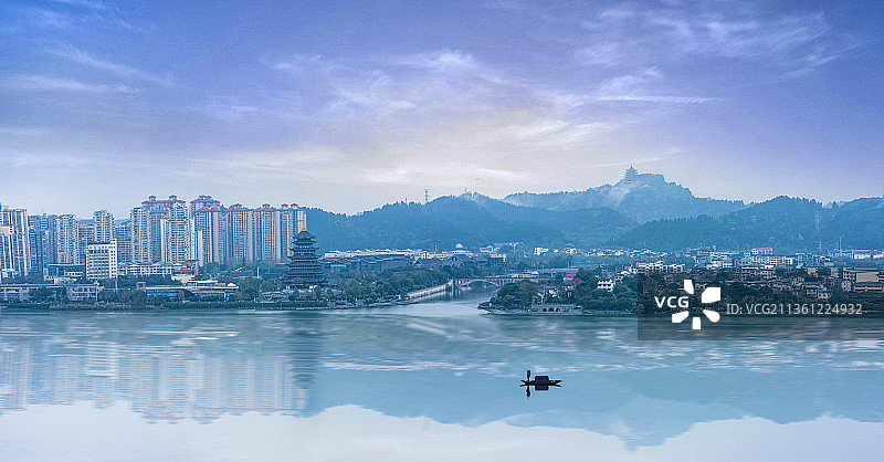 山屿湖的晨曦图片素材