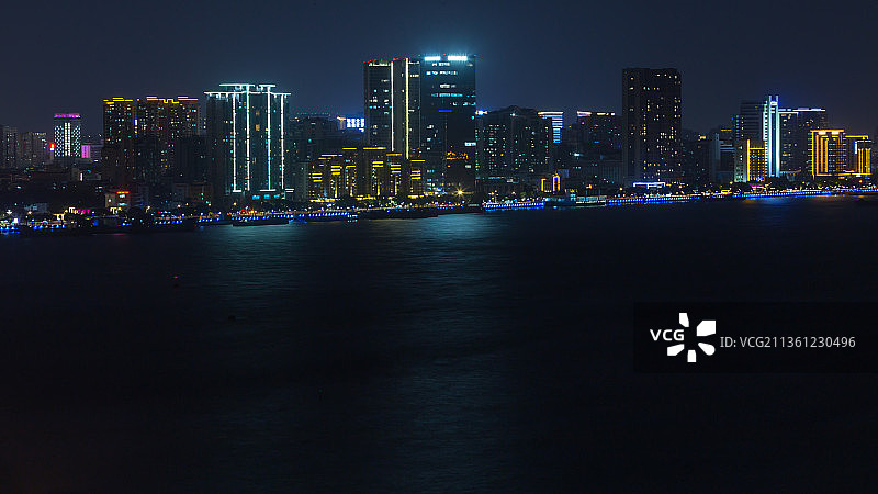 广东汕头：南滨绿地公园建成，一江两岸夜景更加美丽图片素材