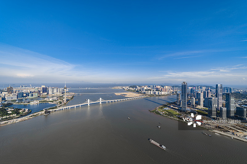 澳门半岛和珠海十字门中央商务区金融岛白昼全景图片素材